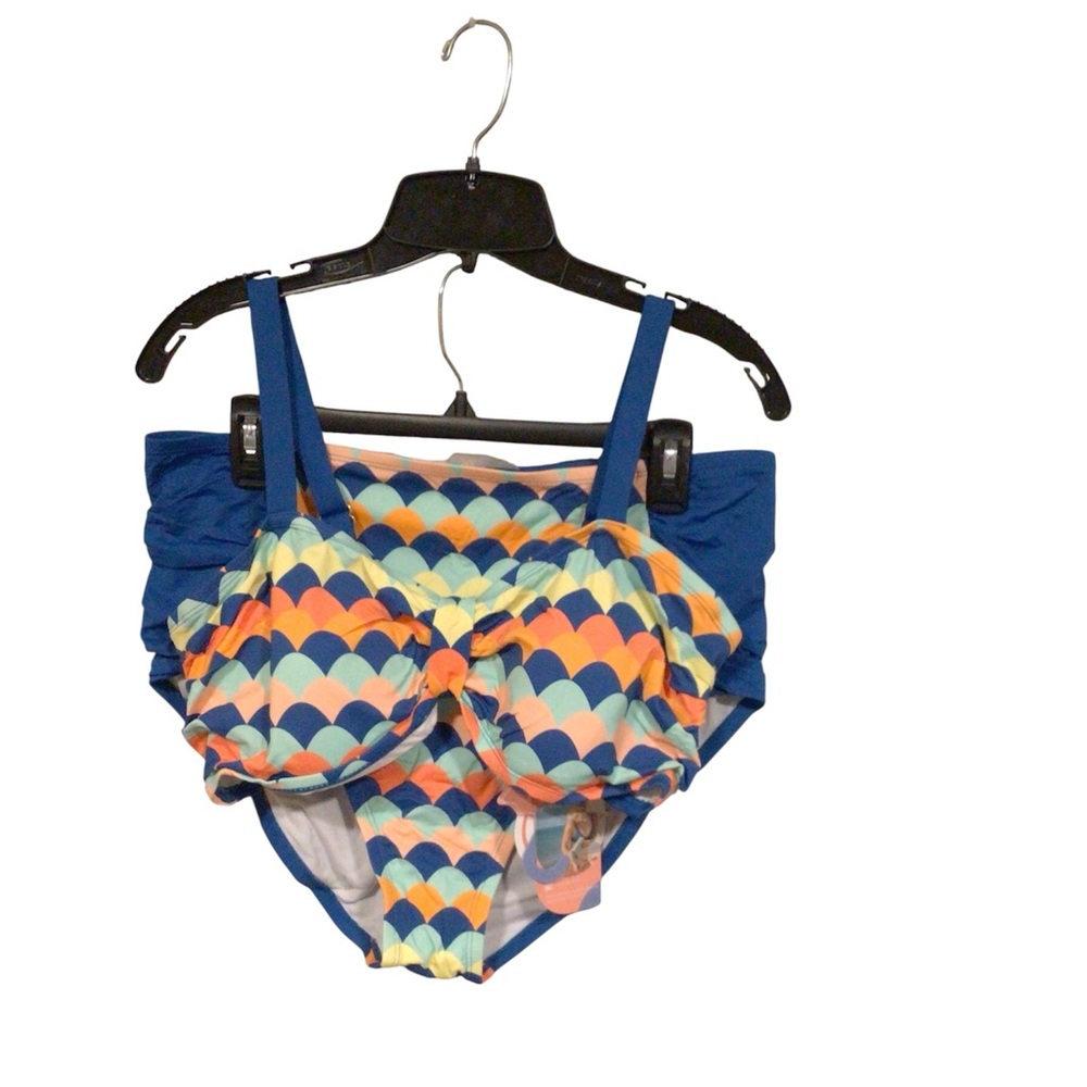 As rose rich two piece tankini with high waisted bottoms. Size XL New with tags
